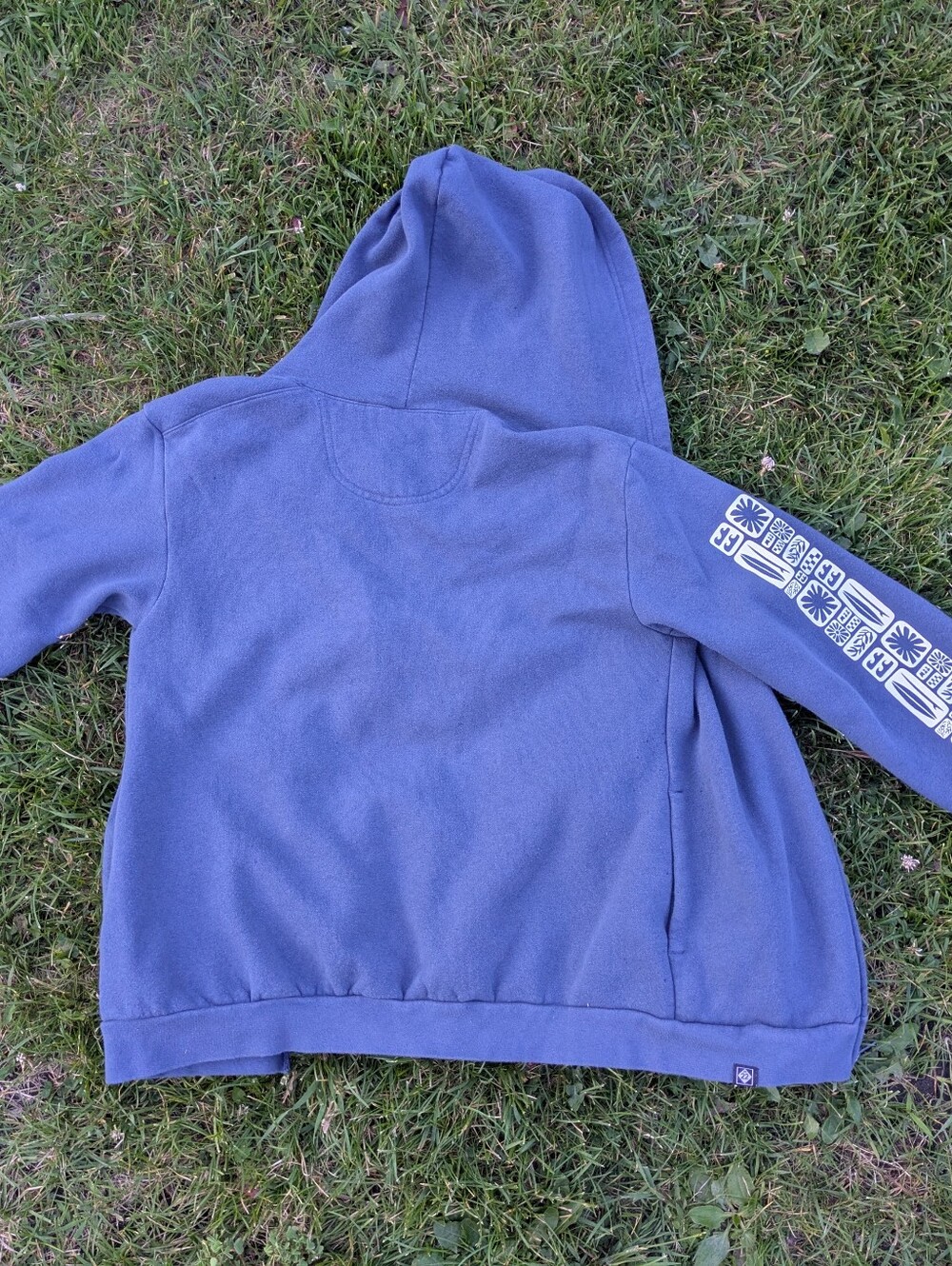 M22 Surf Zip up Hoodie - Picture 3 of 10